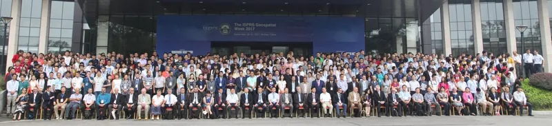 朱庆教授在ISPRS地球空间周做特邀学术报告