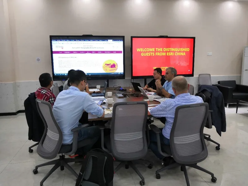 Esri中国西南区总经理杜佃瑞一行应邀来访