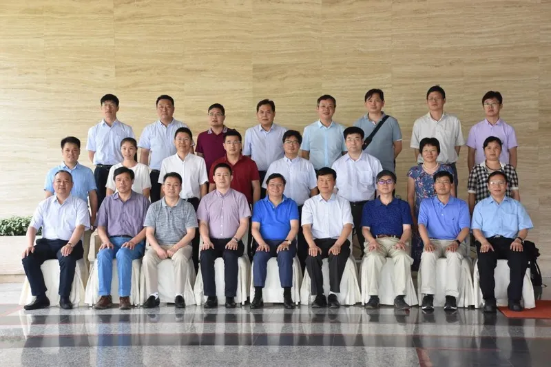 朱庆教授应邀到桂林理工大学和西安科技大学进行学术交流