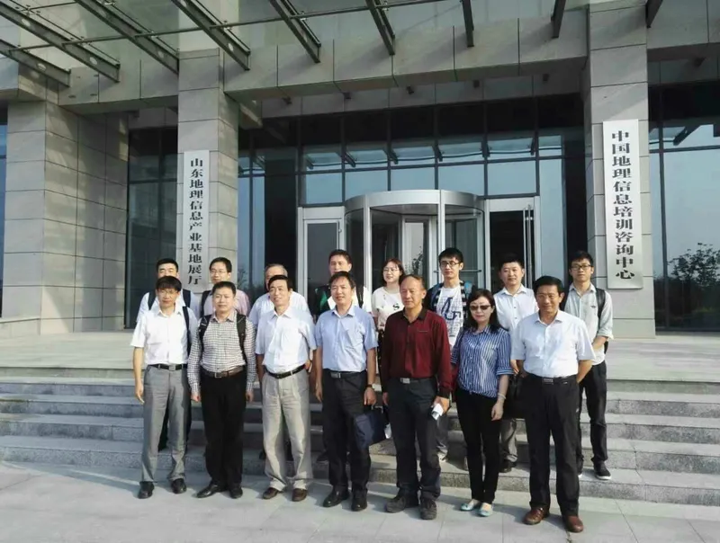 小组师生参加全空间信息系统与智能设施管理项目调研以及China VR 2016暨ICVRV 2016会议