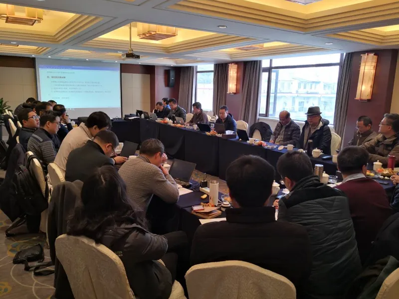 小组师生参加重大铁路测量新技术研讨会